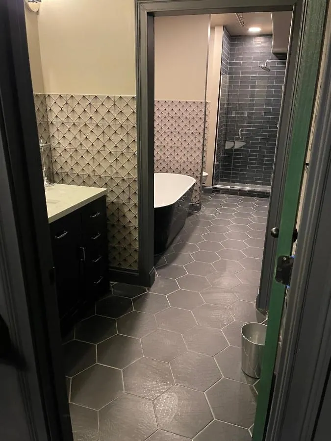 Luxury City Escape & Peaceful Retreat By Hollyhock Louisville United States